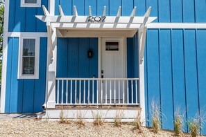 Exterior detail - Forever in Blue Jeans, a Stunning 7 Bedroom Beach House in Beachwalk Resort (Michigan City)