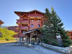 Exterior - 2nd floor, view mountain, balcony, tv, 37m², Les Menuires (Les Menuires)