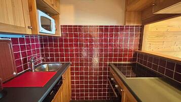 Refrigerador, microondas, horno y lavavajillas