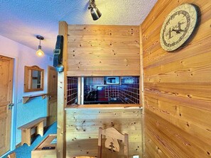 Interior - 100m from shops, 6th floor, view mountain, tv, ski locker, 28m², Les Menuires (Les Menuires)