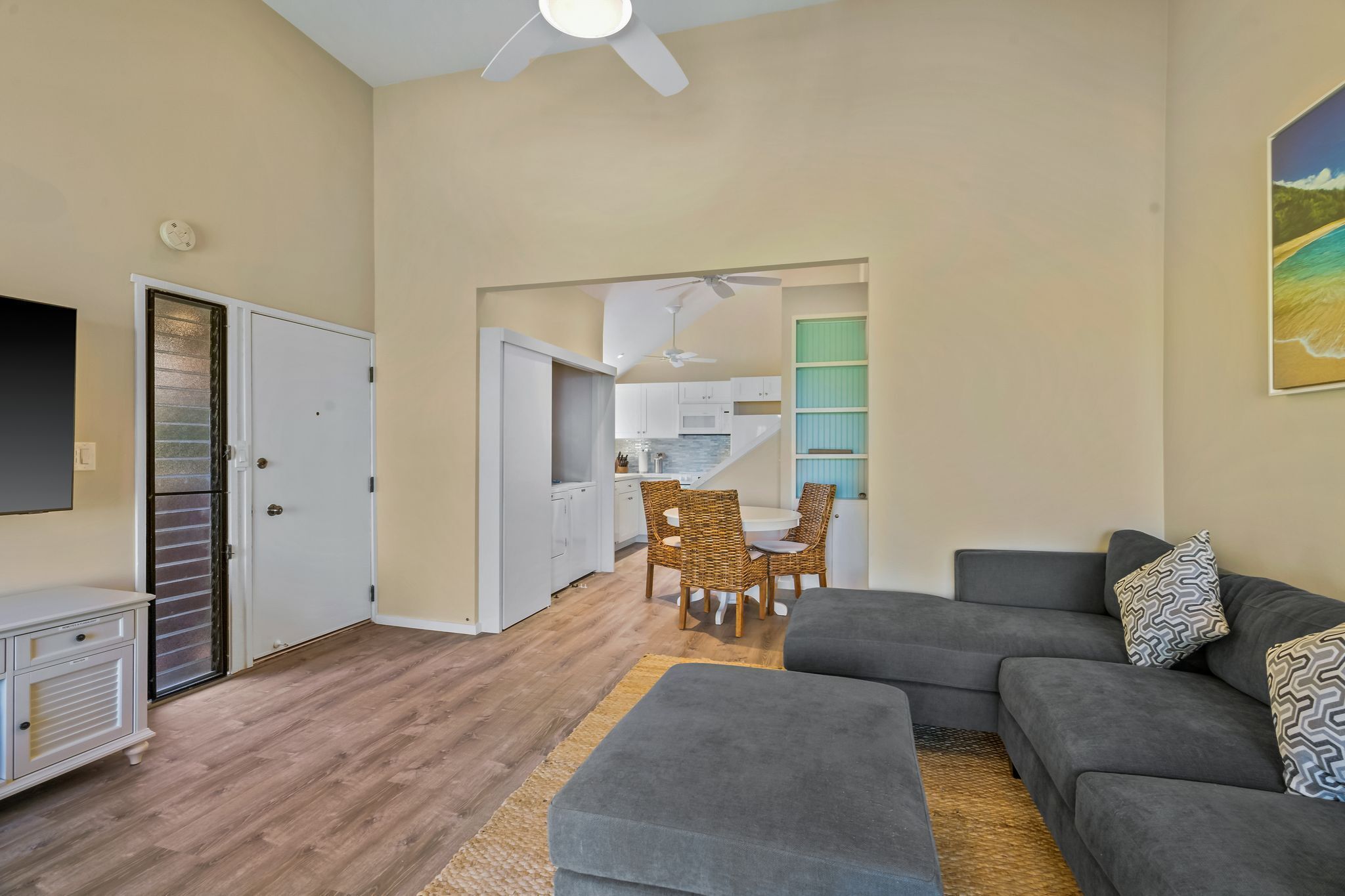 Remodeled Top Floor with an Ocean View