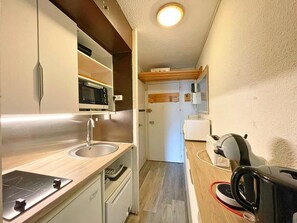 Fridge, microwave, dishwasher, coffee/tea maker