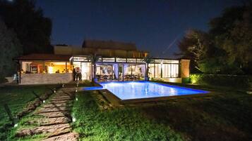 Seasonal outdoor pool