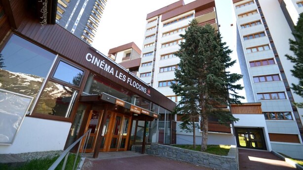 Exterior - 10m from ski slopes, 6th floor, view resort, balcony, tv, 13m², Les Menuires (Les Menuires)