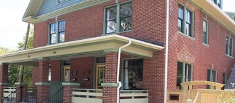 2BR Historic Apt - Safe|Walkable|Food|Greenway