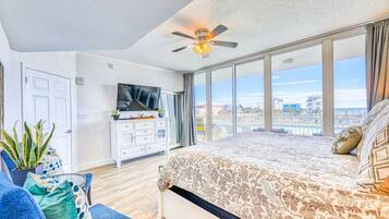 5 bedrooms, iron/ironing board, WiFi, bed sheets