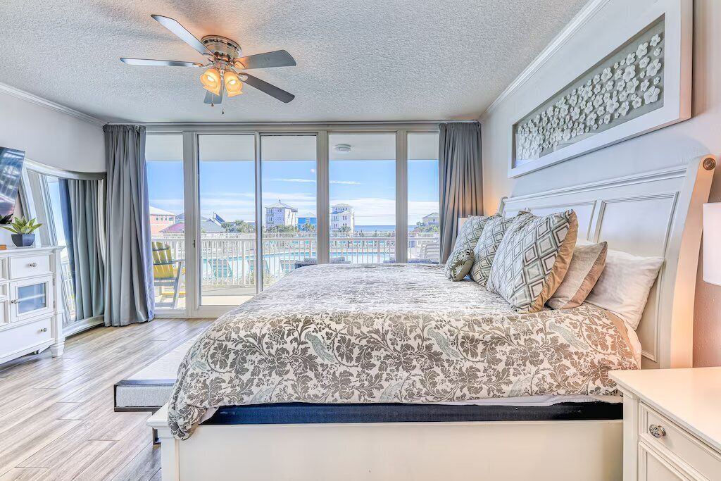 5 bedrooms, iron/ironing board, WiFi, bed sheets