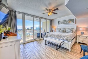 5 bedrooms, iron/ironing board, WiFi, bed sheets