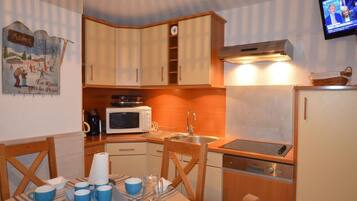 Réfrigérateur, micro-ondes, four, lave-vaisselle