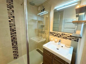 Bathtub