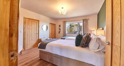 Host & Stay | The Parlour