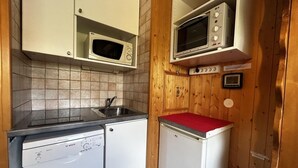 Macchina per tè/caffè, frigorifero, microonde, forno