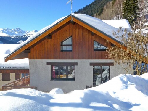 Landhaus, wifi, bis 150m skipiste, fitness, balkon, kamin oder ofen für holz, fernseher, 170m²