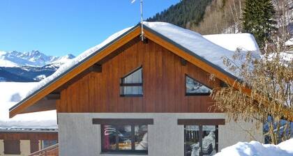 Landhaus, wifi, bis 150m skipiste, fitness, balkon, kamin oder ofen für holz, fernseher, 170m²