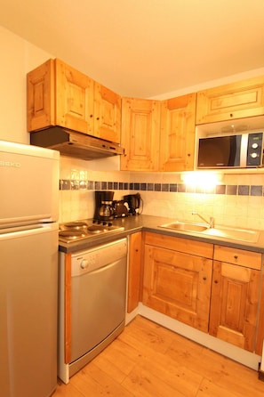 Fridge, microwave, dishwasher