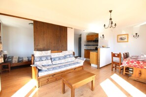 Living area - 2nd floor, balcony, tv, ski locker, 48m², Aussois (Aussois)