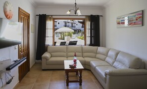 Een smart-tv en een dvd-speler