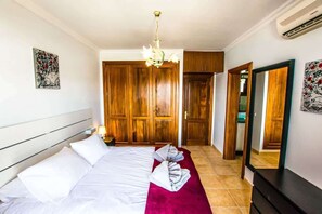 3 chambres, fer et planche à repasser, Wi-Fi gratuit, draps fournis
