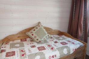 WiFi, bed sheets