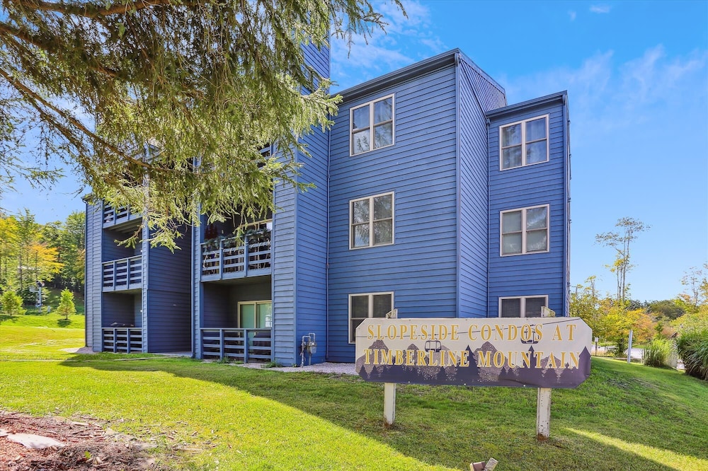 Beautifully renovated condo is slope side at Timberline Mt! Enjoy C101!