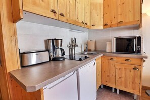 冰箱、微波炉、烤箱、洗碗机