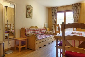 Living area - 10m from ski slopes, 3rd floor, balcony, ski locker, 32m², Méribel-Mottaret (Méribel - Les Allues)