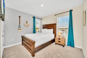 6 habitaciones, escritorio y tabla de planchar con plancha 