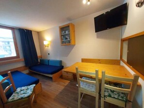 Dining - 1st floor, view ski slopes, balcony, tv, ski locker, 27m², Valmorel (Valmorel)