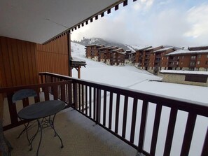 Property grounds - 200m from ski slopes, 1st floor, view ski slopes, balcony, tv, ski locker, 27m², Valmorel (Valmorel)