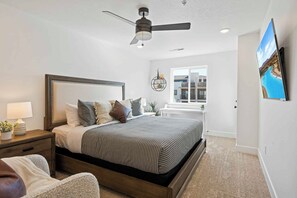 3 chambres, bureau, fer et planche à repasser, accès à Internet