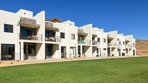 Exterior - Sun and Fun: Desert Color Lagoon + Beaches (St. George)