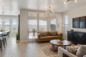 Televisión, videojuegos y futbolito 