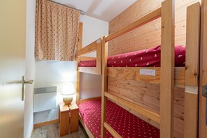 WiFi - Floor -1, view ski slopes, terrace, tv, ski locker, 21m², Valmorel (Valmorel)