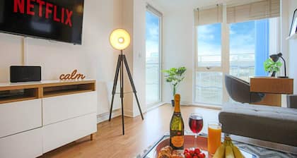 Stylish Apartment • City Centre • Balcony • Free Parking • Self-Check-In • Yoko Property