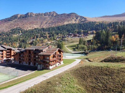 300m from shops, 3rd floor, view ski slopes, balcony, tv, ski locker, 36m², Valmorel