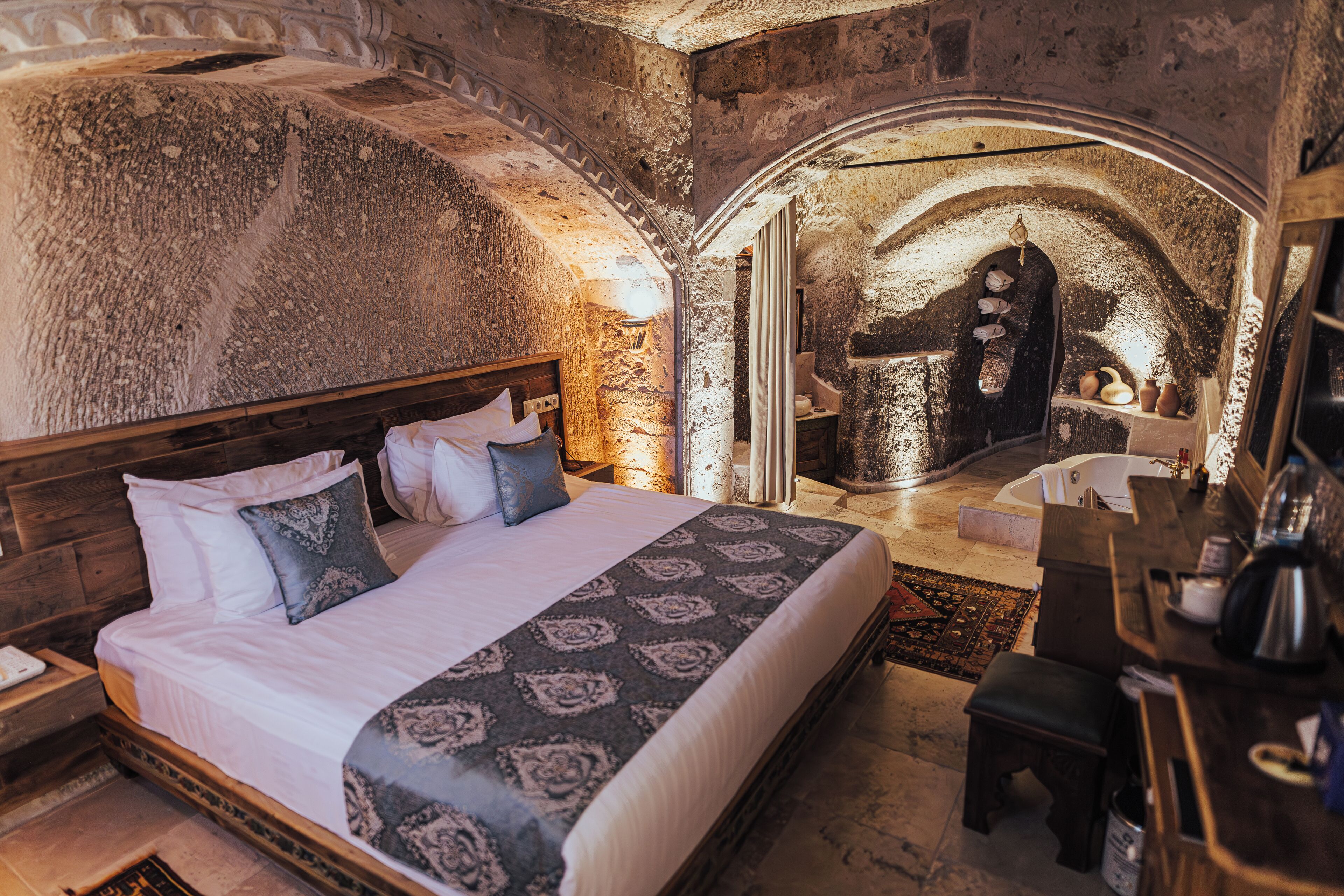 Deluxe Room | Egyptian cotton sheets, premium bedding, Tempur-Pedic beds, free minibar