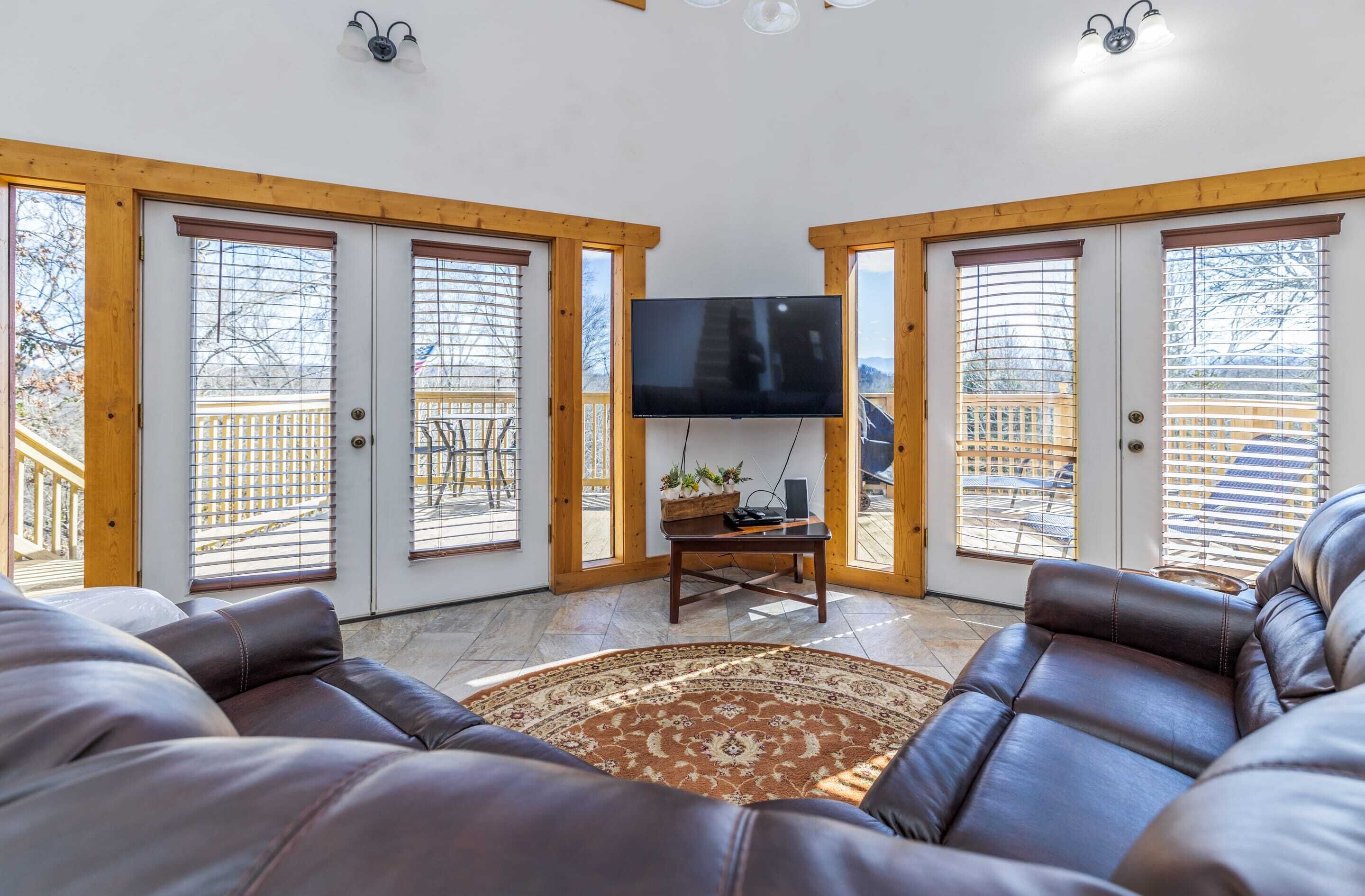 Woodland Chalet: Pool Table, Private, Great Views