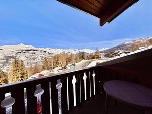 Property grounds - 50m from resort center, 3rd floor, balcony, tv, ski locker, 39m², Montchavin La Plagne (Bellentre)
