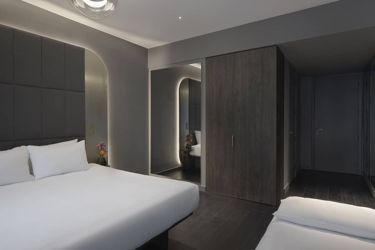 Family Room | Hypo-allergenic bedding, in-room safe, soundproofing, free WiFi