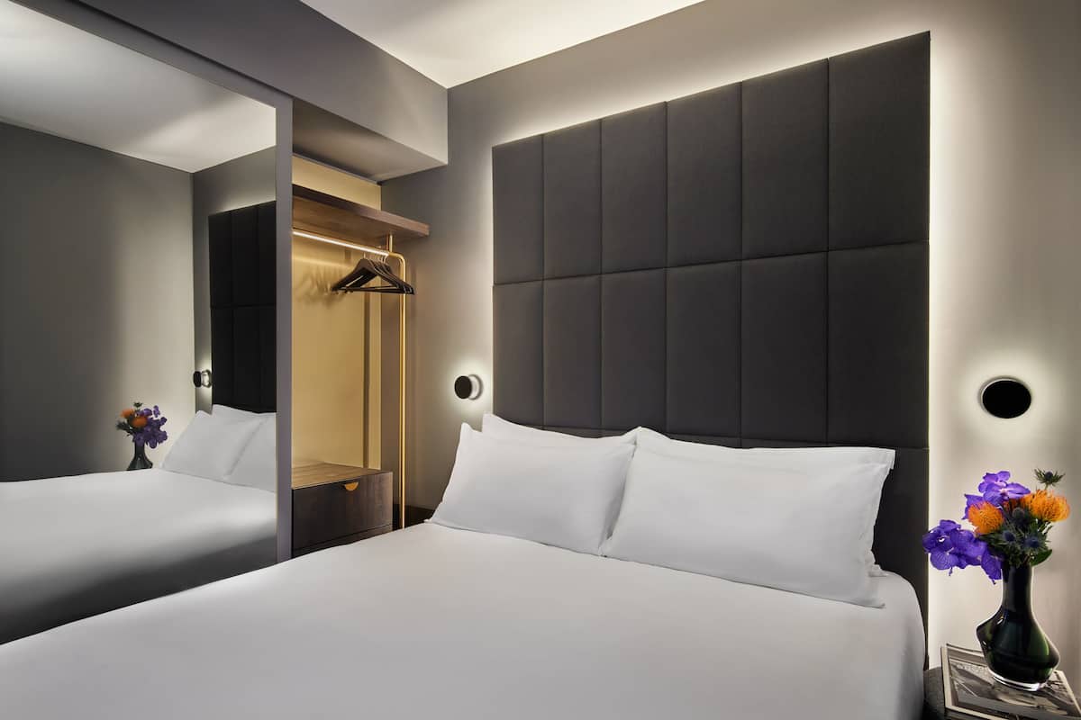 Economy Room | Hypo-allergenic bedding, in-room safe, soundproofing, free WiFi