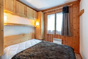1 Schlafzimmer, Bügeleisen/Bügelbrett