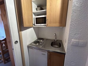 Frigorifero, macchina per tè/caffè, tostapane