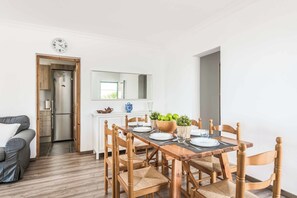 Dining - Villa Paula Punta Prima (Punta Prima)