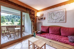 Living area - 250m from shops, balcony, tv, 40m², Méribel-Mottaret (Méribel - Les Allues)