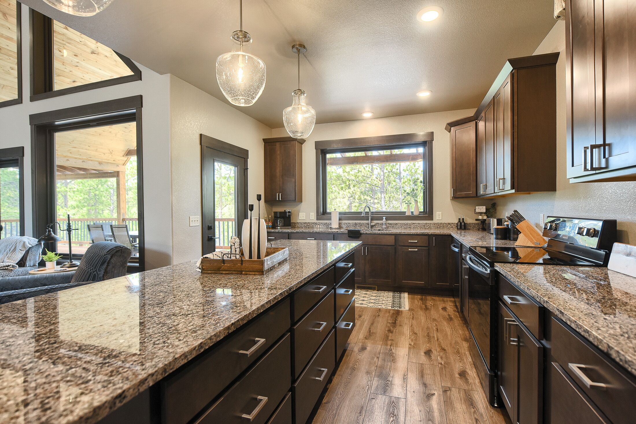 4,000 Sq. Ft. New Beautiful Lodge in Powder House and Large Deck w/ View!