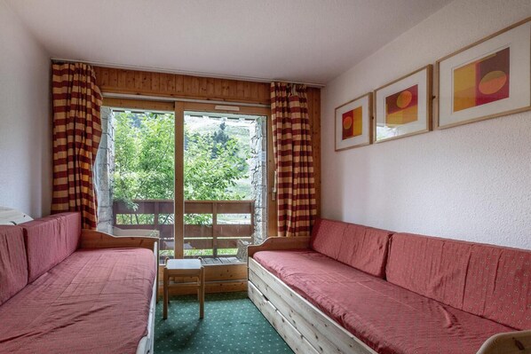 Interior - 300m from resort center, 7th floor, view mountain, balcony, ski locker, 23m², Méribel-Mottaret (Méribel - Les Allues)
