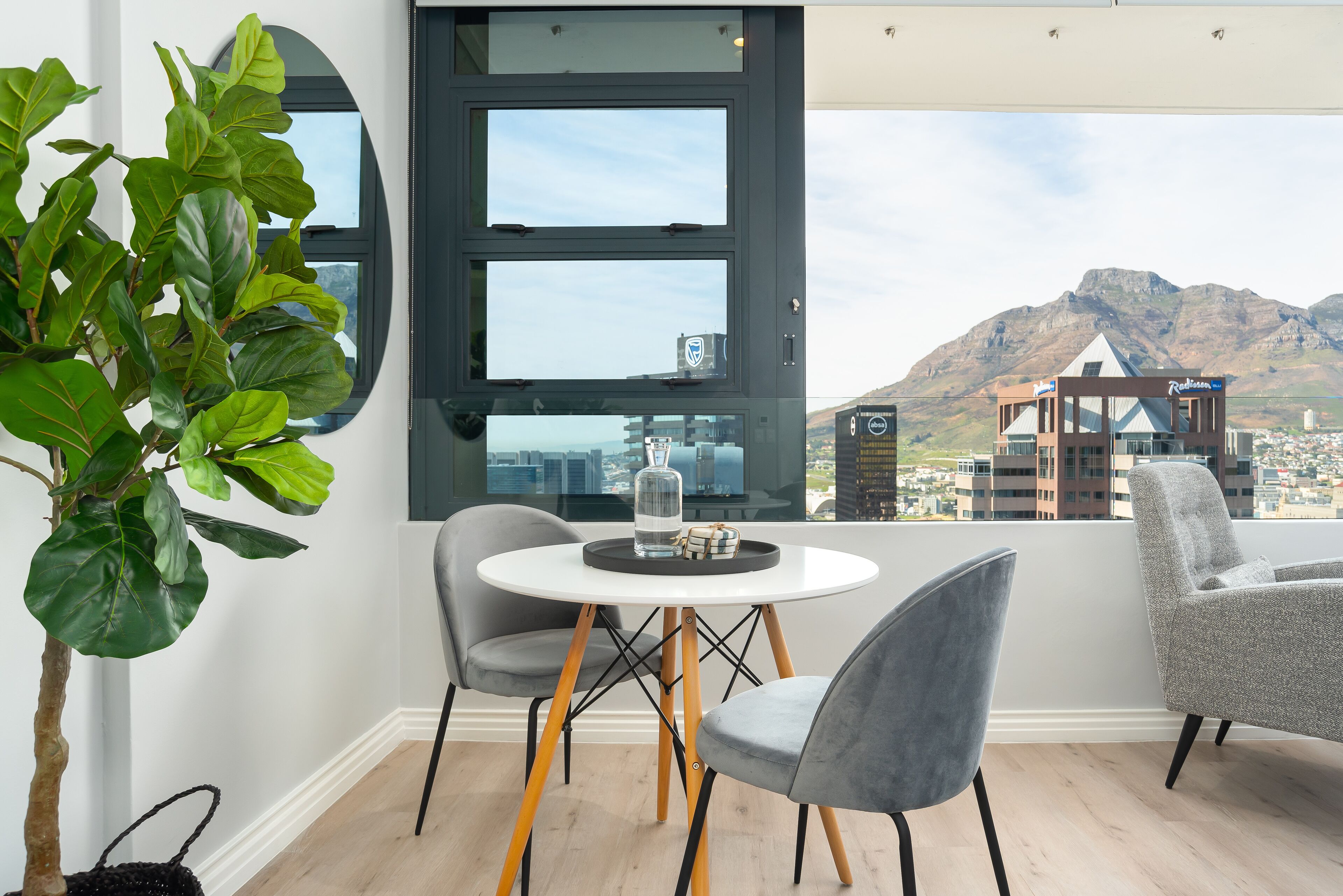 Design-Studio | Essbereich im Zimmer