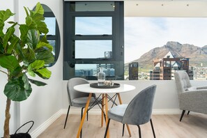 Design Studio | In-room dining