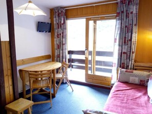 Interior - 150m from shops, 5th floor, view ski slopes, balcony, tv, 27m², Méribel-Mottaret (Méribel - Les Allues)