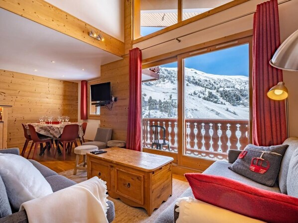 Living area - 330m from ski slopes, 7th floor, view ski slopes, balcony, parking, tv, ski locker, 72m² (Méribel - Les Allues)